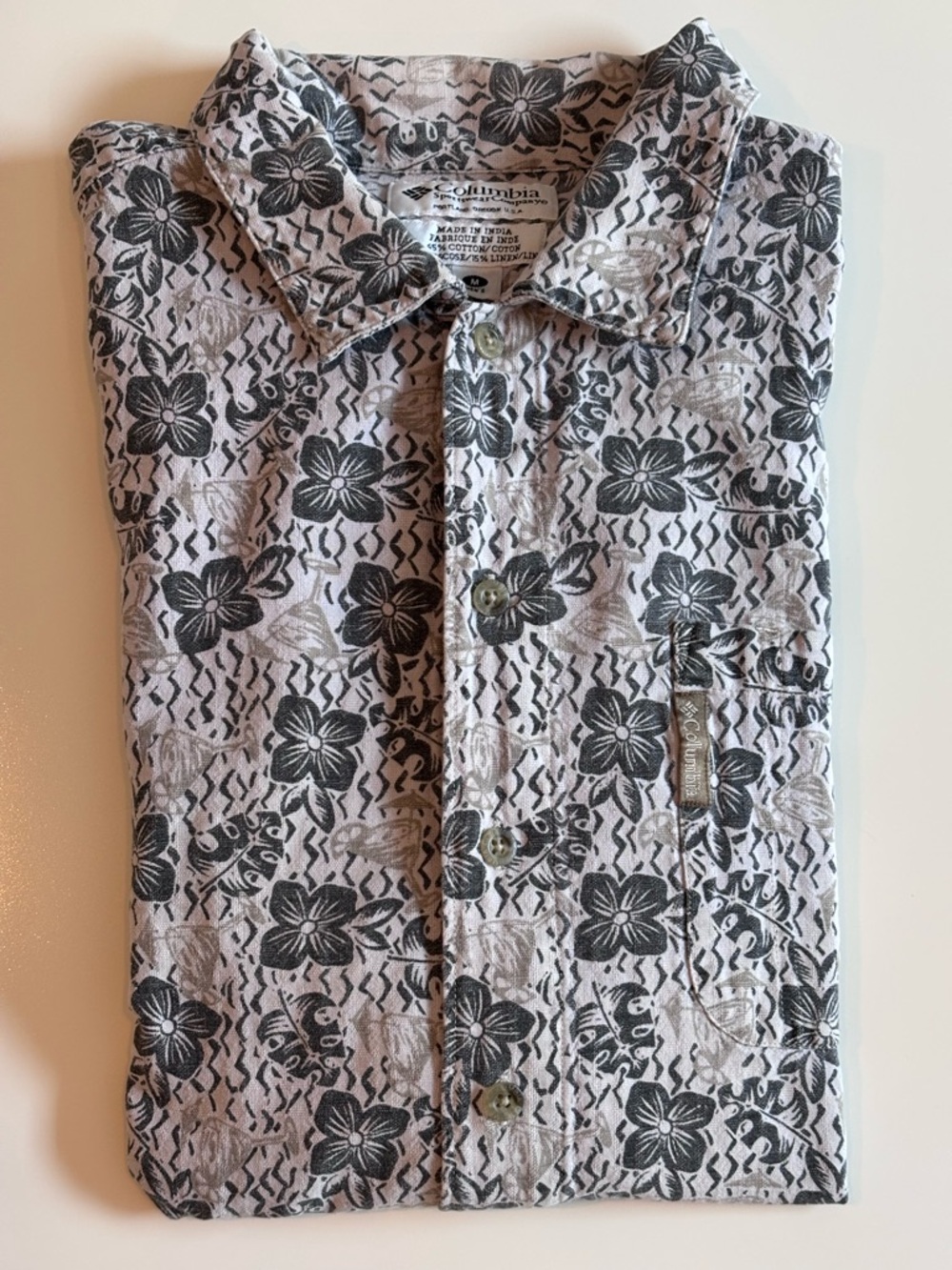 Columbia Men's Medium Gray Hawaiian Floral Short-Sleeve Button-Down Shirt